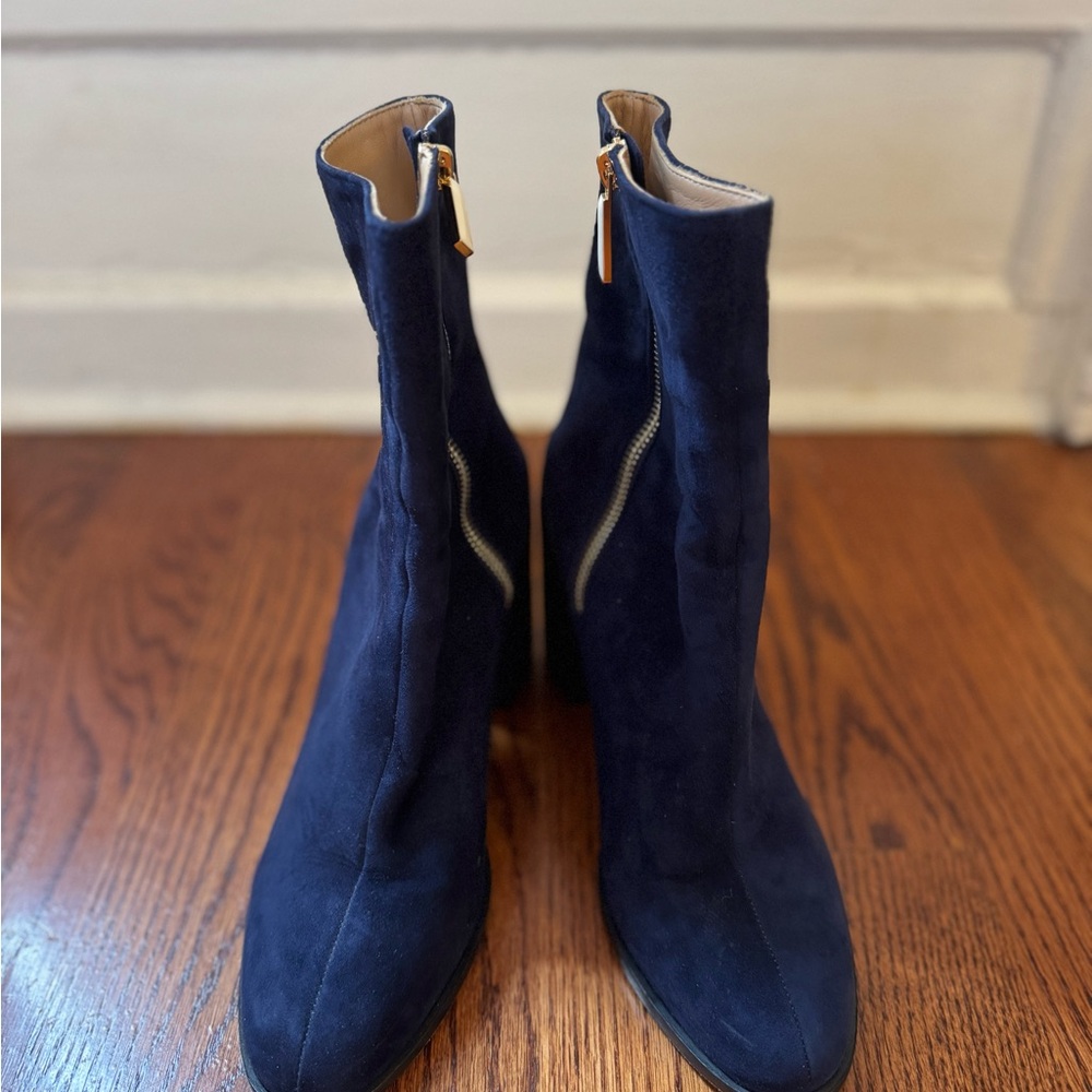 Dear Frances Spirit Heeled Boots

- suede
- navy
- size 39